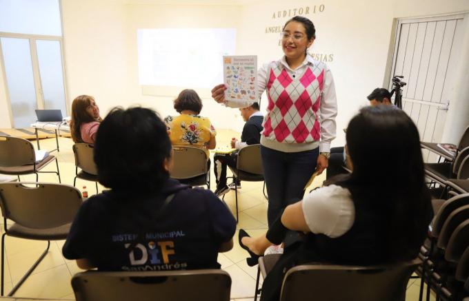 DIF de San Andrés Cholula fortalece los procesos de atención a personas con discapacidad.