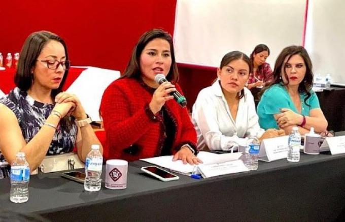 Destaca la regidora Berenice Porquillo sororidad activa en la Sesión de Participación Política de Mujeres