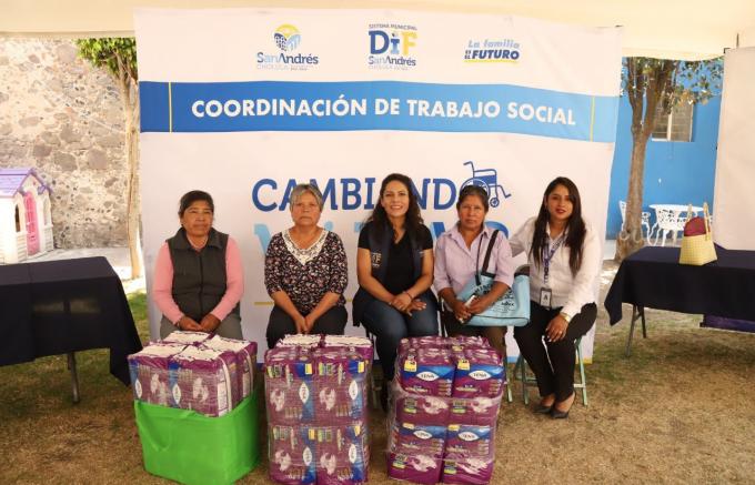 DIF de San Andrés Cholula continúa con la entrega de pañales y bolsas de colostomía