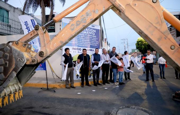 Entrega e inicia obras Edmundo Tlatehui en la delegación Atlixcáyotl y cabecera municipal