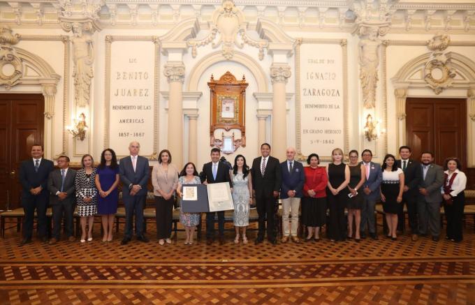 Ayuntamiento de Puebla reconoce el valor histórico del Archivo de Indias