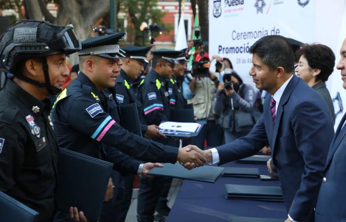 Ayuntamiento de Puebla promueve de grado a 39 policías municipales