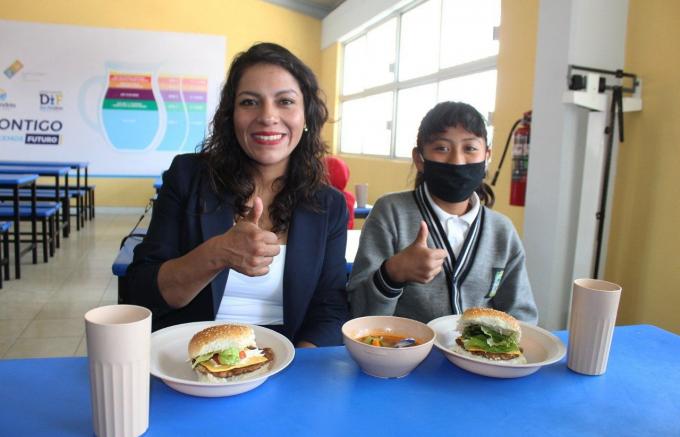 Lupita Cuautle fortalece la salud alimentaria con el equipamiento de desayunadores escolares