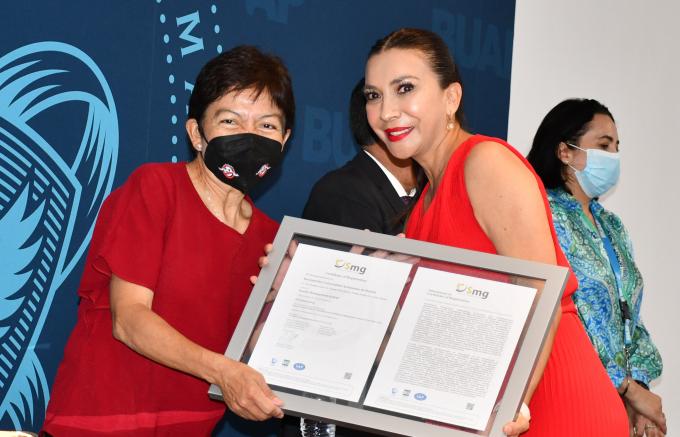 Entrega la rectora Lilia Cedillo Ramírez certificaciones ISO 9001 y 37001 a 38 dependencias administrativas