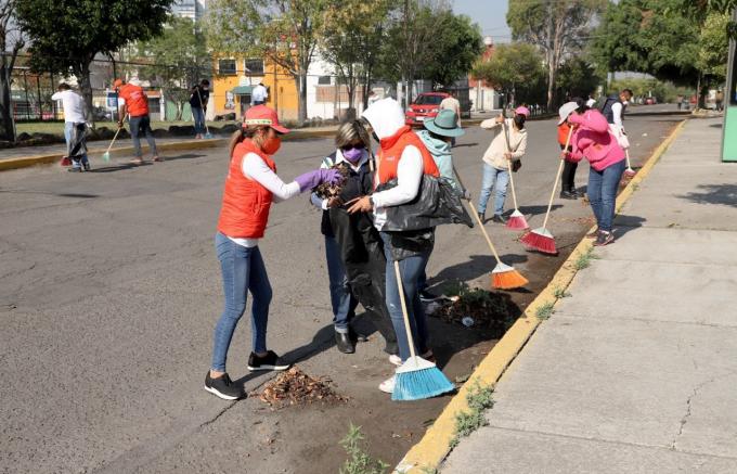 Fomenta Guadalupe Cuautle generar conciencia sobre la limpieza en las calles de San Andrés Cholula