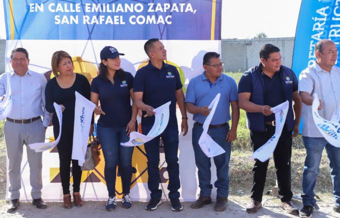 Arranca Edmundo Tlatehui adoquinamiento en calle Emiliano Zapata de San Rafael Comac