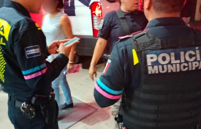 Policías Municipales y paramédicos de PC, atienden parto fortuito