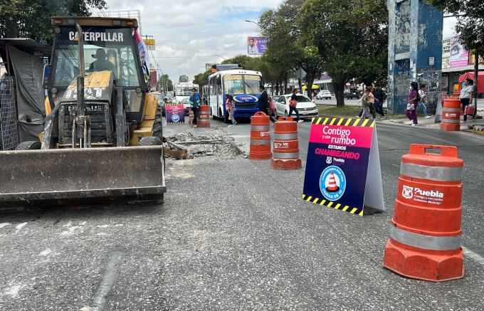 Ayuntamiento de Puebla comienza la reconstrucción de pasos a nivel y retiro de puentes antipeatonales
