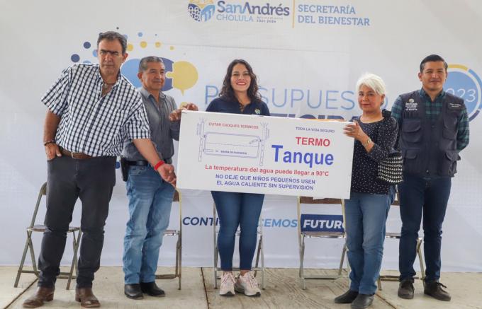 Realiza Ayuntamiento de San Andrés Cholula segunda entrega de calentadores solares 2023