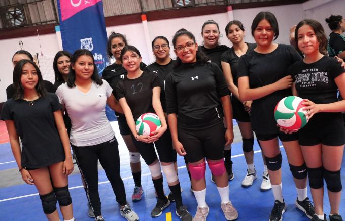 Con más de 300 participantes, inicia Torneo de los Barrios de Voleibol en Puebla capital