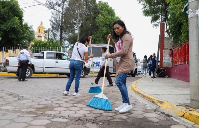 Lleva Edmundo Tlatehui la jornada San Andrés es Mi Casa y Yo la Limpio a San Antonio Cacalotepec