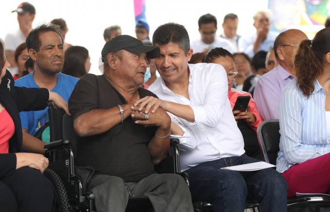 Entrega SMDIF Puebla aparatos funcionales a 500 personas con discapacidad o movilidad reducida