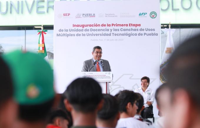 Impulsa gobierno de Sergio Salomón crecimiento profesional de estudiantes y docentes