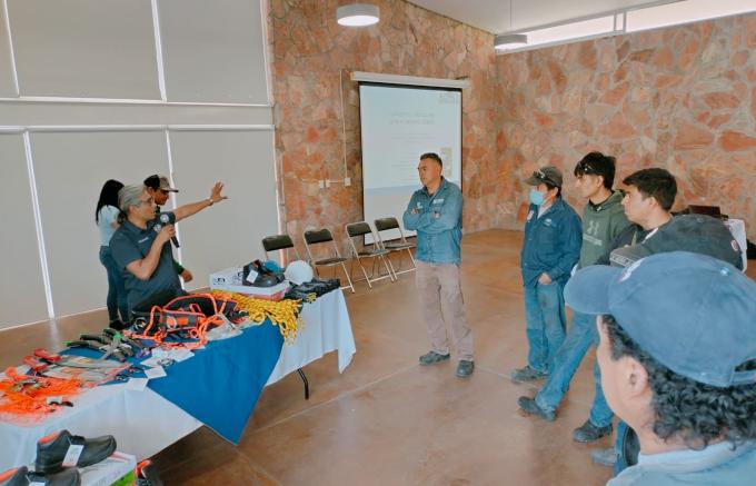 Ayuntamiento de Puebla certifica a arboleros en poda de altura