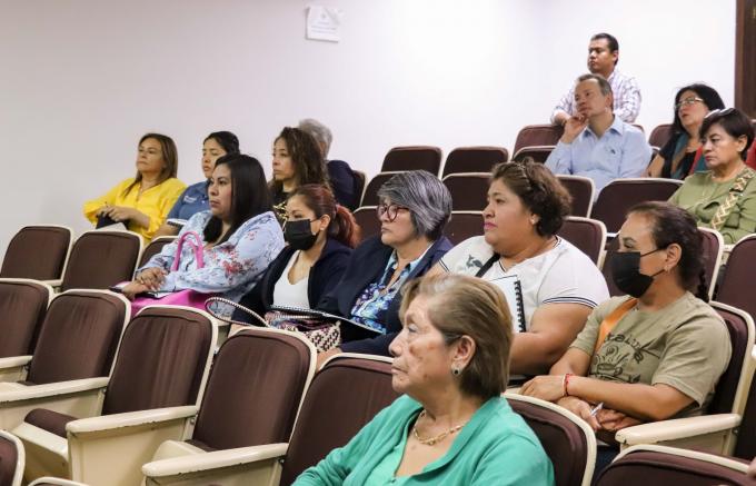 Ayuntamiento de Puebla capacita a vecinas y vecinos de mesas directivas en vinculación institucional