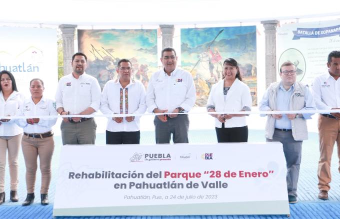 El gobierno de Sergio Salomón mejora la infraestructura de Pahuatlán con la entrega de obras