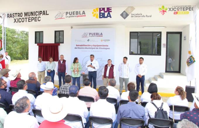 Inaugura Sergio Salomón rastro en Xicotepec; refleja trabajo coordinado con los municipios