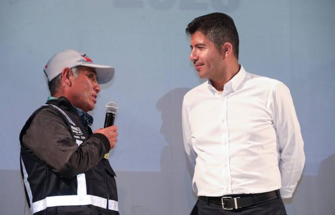 Ayuntamiento de Puebla capacita y entrega uniformes a recicladores voluntarios