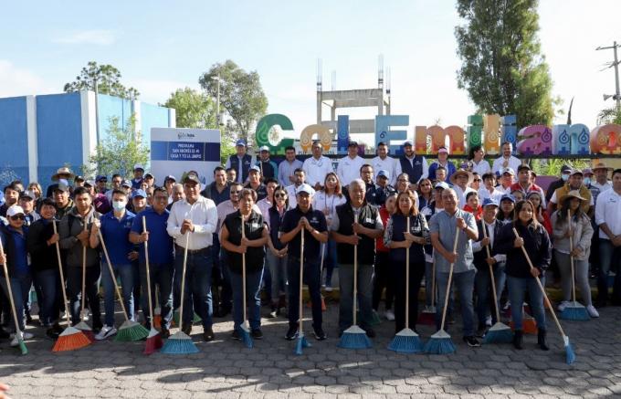 Llama Edmundo Tlatehui a mantener limpio el municipio y a la tenencia responsable de perros y gatos