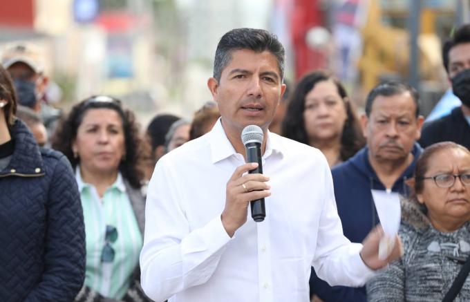 Inicia Gobierno Municipal con rehabilitación de dos calles en Granjas Puebla