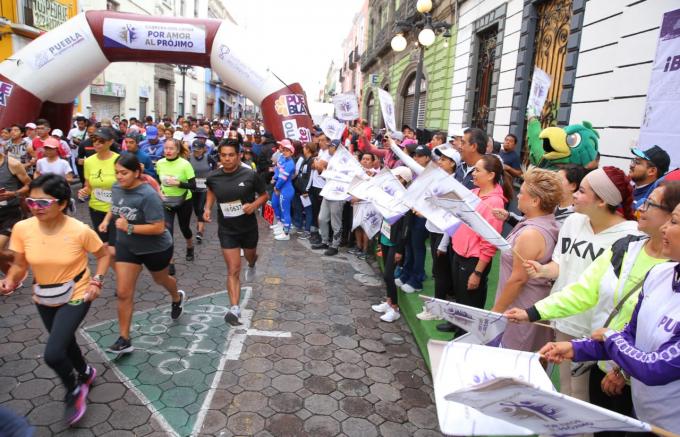 El Gobierno Estatal fomenta el deporte en la sociedad poblana al participar en la carrera con causa “Por amor al prójimo”