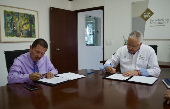 Signan gobiernos de Puebla y Tlaxcala convenio en materia de transporte público y movilidad