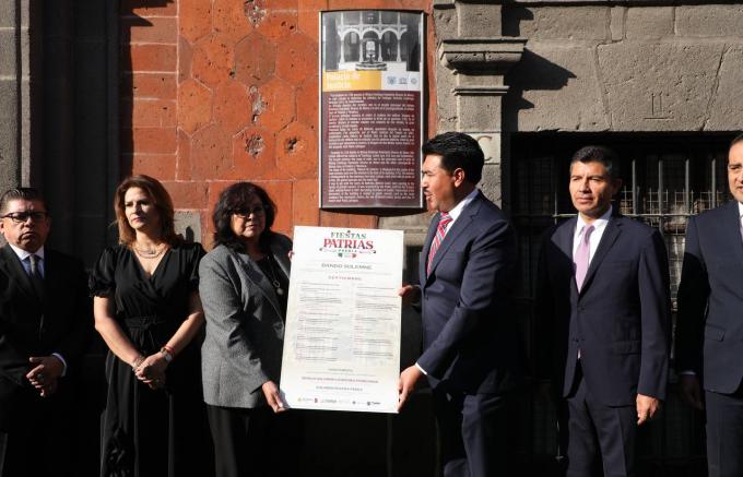 Inician las celebraciones por el 213 aniversario de la Independencia de México