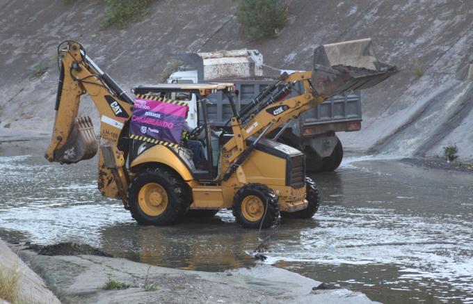 Retira OOSSL más de 136 toneladas de residuos sólidos al intervenir barrancas en Puebla Capital