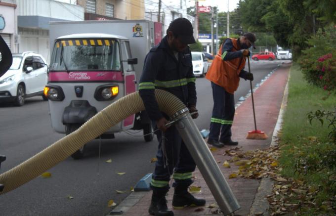 Organismo Operador del Servicio de Limpia da mantenimiento a avenida y ciclopista de la 14 sur