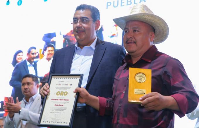 Con "Expo Mezcal Orgullo Puebla", Gobierno Estatal ensalza tradición mezcalera Poblana.