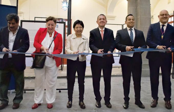 Inaugura la rectora de la BUAP, Lilia Cedillo la exposición fotográfica "UAP-70´s Ideales gráficos".