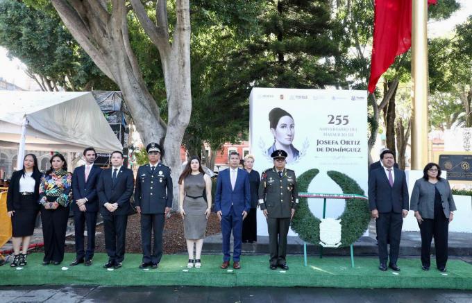 Conmemora el Ayuntamiento de Puebla, el 255 Aniversario del Natalicio de Josefa Ortiz de Domínguez en el Zócalo