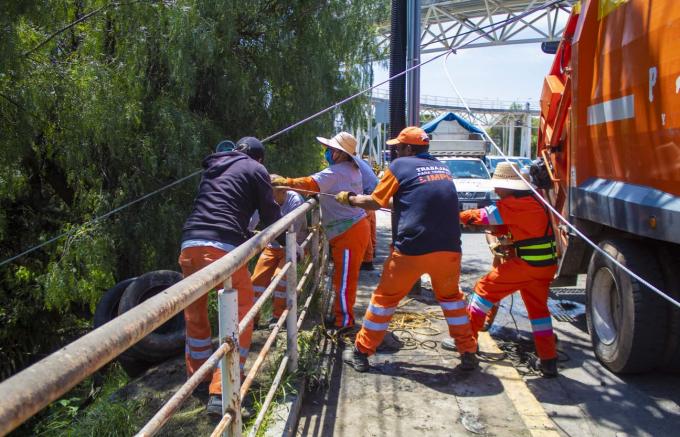 OOSL retiró 11 toneladas de llantas del río Atoyac