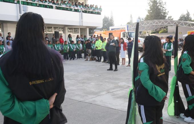 Se fortalece proximidad policial con actividades lúdicas en el bachillerato del BINE