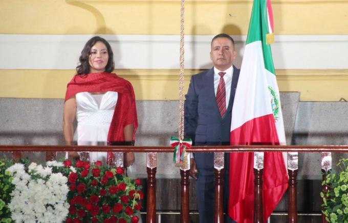 Encabezó Edmundo Tlatehui Grito de Independencia en San Andrés Cholula