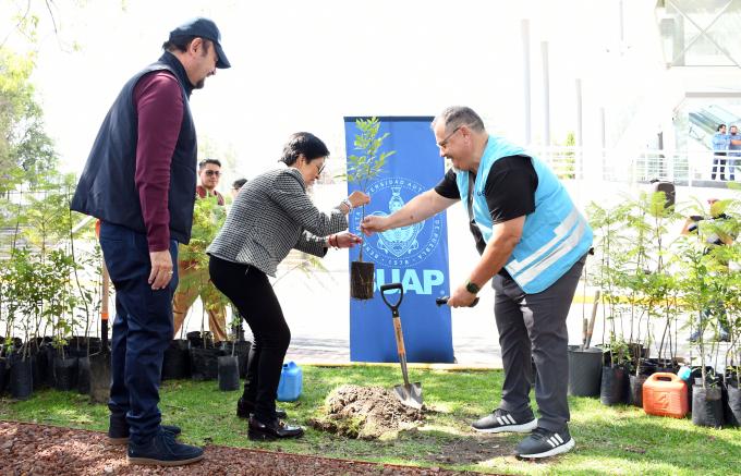 Inaugura la Rectora de la Buap, Lilia Cedillo, el "Maratón de Reforestación Universitaria 2023".