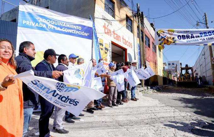 Arranca Edmundo Tlatehui con adoquinamiento en calles de la colonia Concepción La Cruz