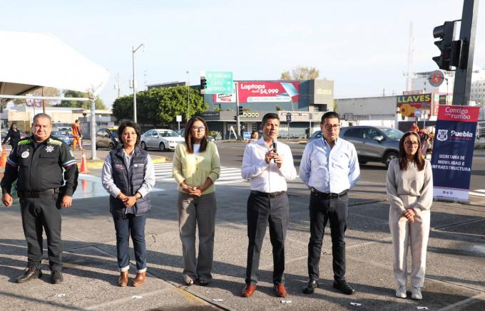 Ayuntamiento de Puebla mejora seguridad vial en Bulevar Norte y Aarón Merino Fernández