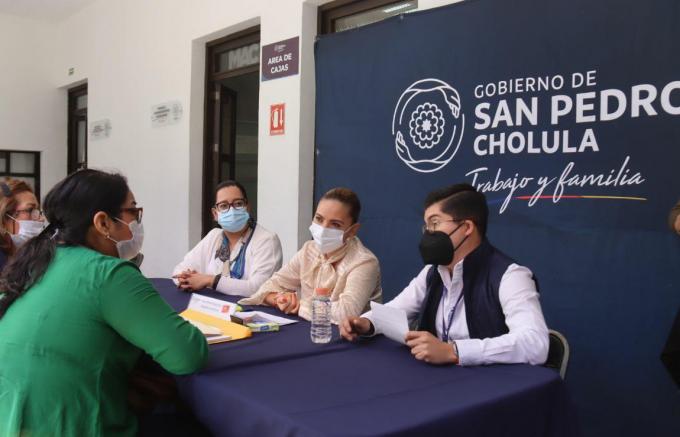 Encabeza Paola Angon Martes Ciudadano, continúa brindando atención directa a las familias