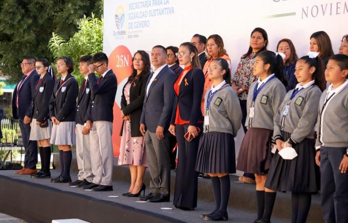 Encabeza Edmundo Tlatehui ceremonia cívica correspondiente al mes de noviembre