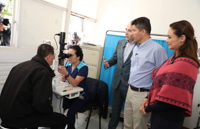A través de "Contigo Veremos Más" se han realizado 746 cirugías gratuitas de cataratas en Puebla Capital