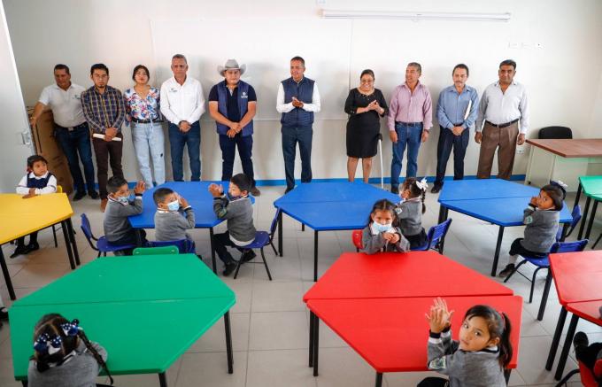 Inaugura Edmundo Tlatehui dos aulas didácticas en el preescolar Roberto Owen