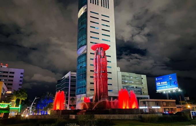 El Ayuntamiento de Puebla ilumina de naranja las fuentes más icónicas de la ciudad por el 25N