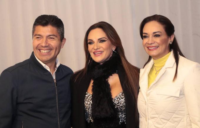 Organizó el Ayuntamiento de Puebla, concierto con "Aarón y su Grupo Ilusión" acompañados de "Mariana Seoane"