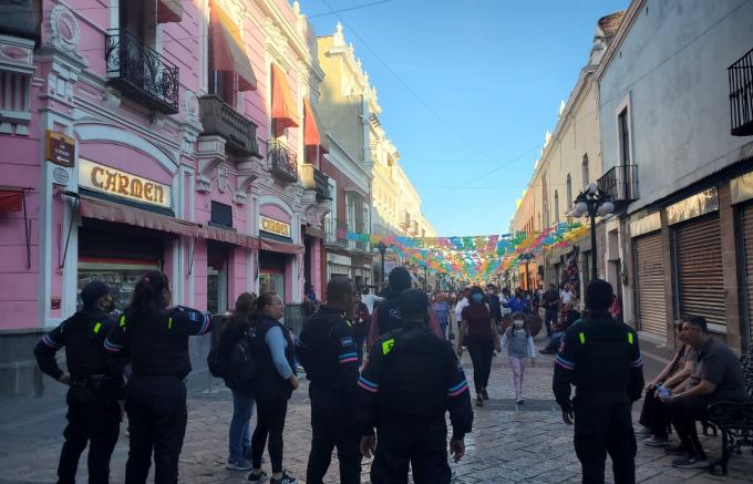 Gobierno de la ciudad refuerza presencia en zona comercial en el Centro Histórico