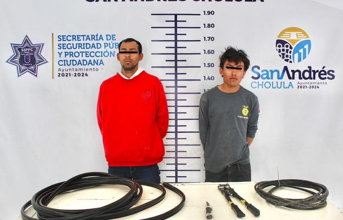 Mediante red de videovigilancia, detiene policía de San Andrés Cholula a dos hombres por robo