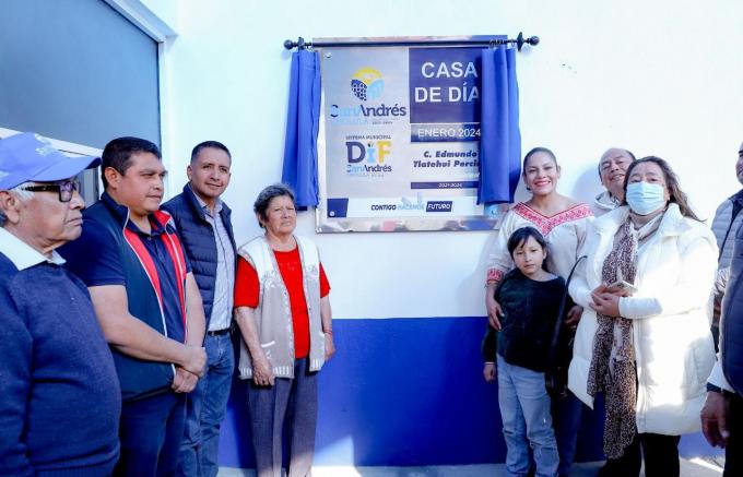 Inauguran Edmundo Tlatehui y Guadalupe Cuautle, rehabilitación de Casa de Día