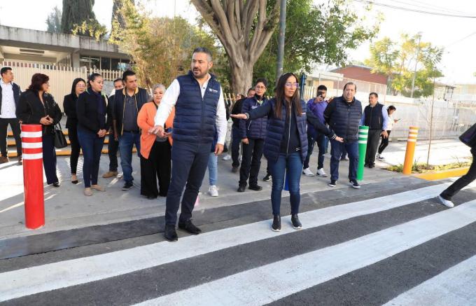 Gobierno municipal mejora la seguridad vial en el Centro Escolar Morelos