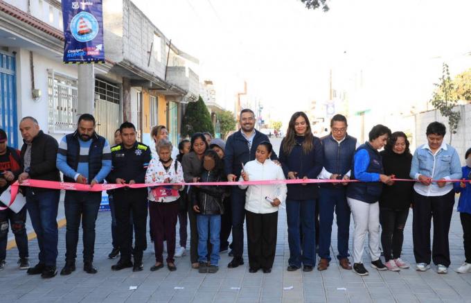 Construyendo Contigo entrega tres nuevas calles en San Francisco Totimehuacán