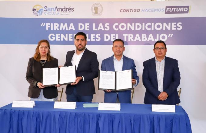 Firma Ayuntamiento de San Andrés Cholula y Sindicato acuerdo laboral